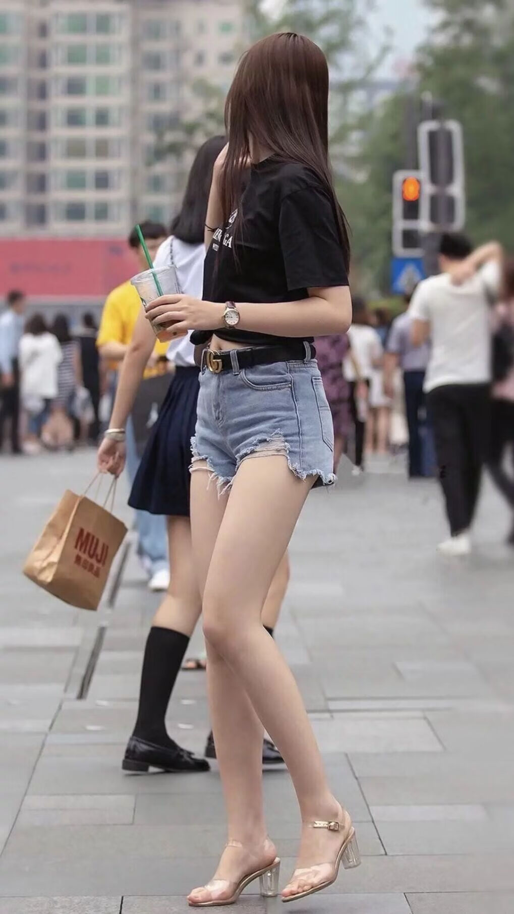 弗赖堡中前场联动打破进攻瓶颈，弗赖堡队