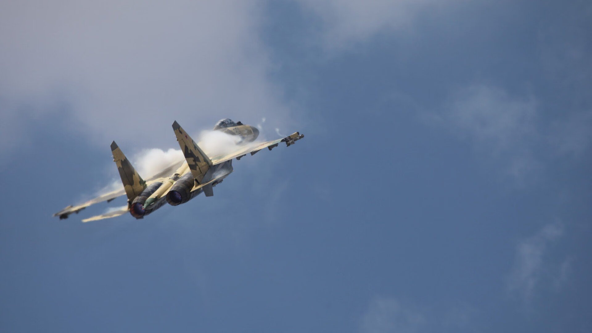 爱游戏综合娱乐-独行侠训练中尝试多套防守阵型应对不同对手，独行侠阵容首发